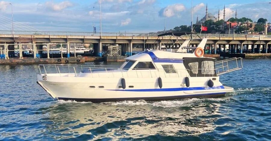 İstanbul:Private Luxury Yacht on Bosphorus 14 Meter(46 feet) - Galataport and the modern waterfront