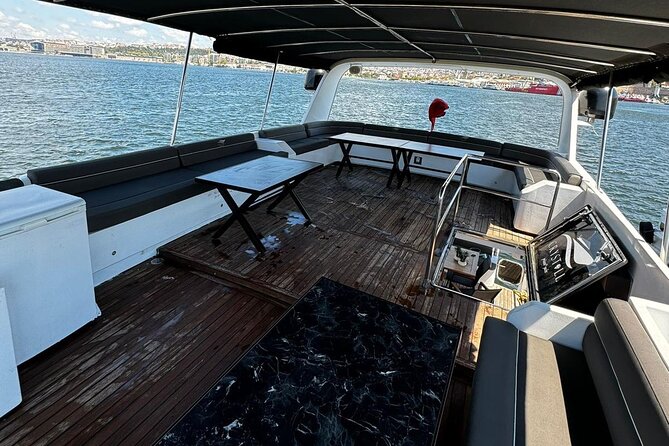 Istanbul Private Luxury Yacht on Bosphorus 25 Meter 82 Feet - Who will enjoy this Bosphorus cruise?
