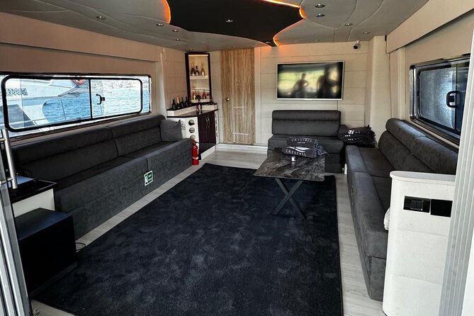 Istanbul Private Luxury Yacht on Bosphorus 25 Meter 82 Feet - Should you book this private Istanbul yacht?