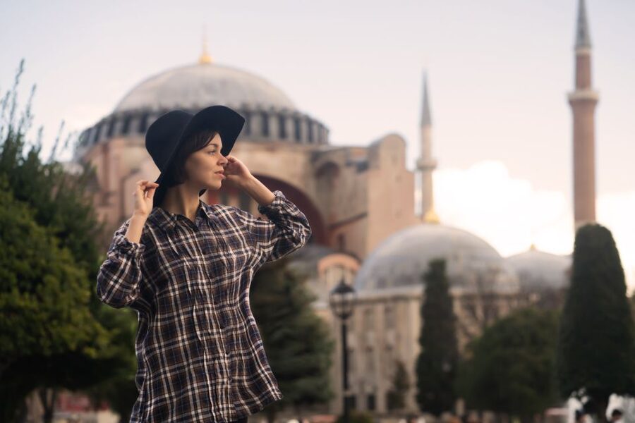 Istanbul: Private photoshoot at Hagia Sophia&Blue Mosque - Why a short photoshoot works well in Sultanahmet