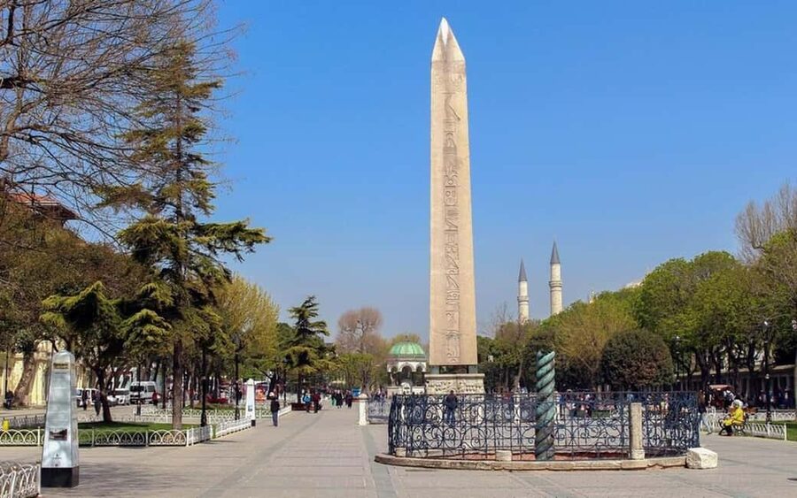 Istanbul: Private Sightseeing 2, 4 or 8 hours with a Local - Sultan Ahmed Mosque and Sultanahmet Square