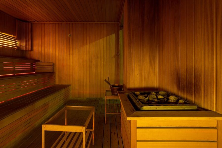 Istanbul: Private Turkish Bath, Massage, and Pool in Taksim - The Atmosphere and Staff
