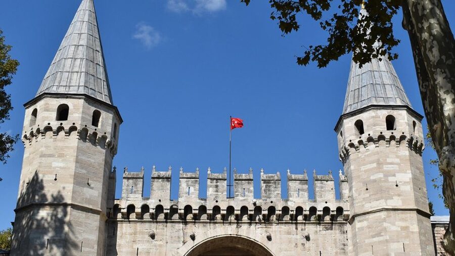 Istanbul's Popular Duo: Hagia Sophia & Topkapı Palace - What the price really includes