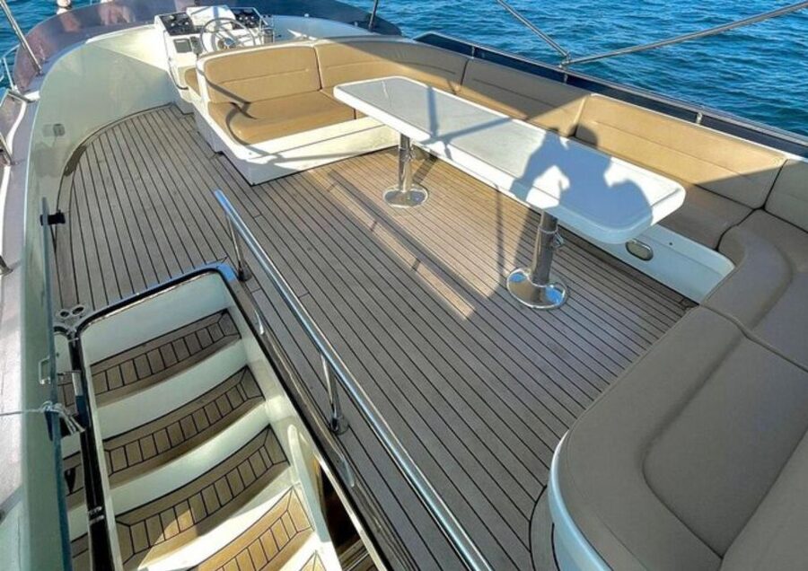 Istanbul: Small-Group Luxury Yacht Sunset Cruise w/ Snacks - Key points at a glance