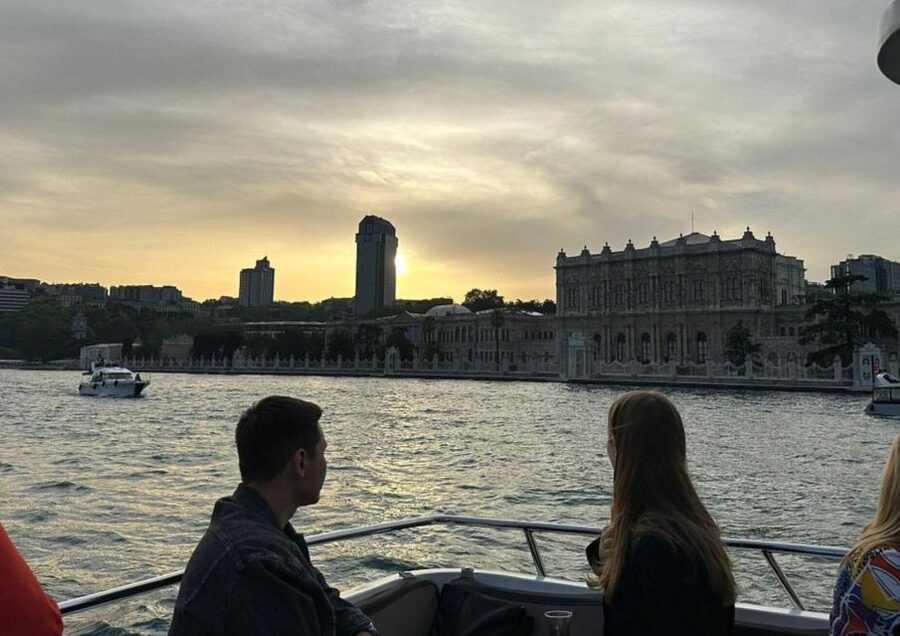 Istanbul: Small-Group Luxury Yacht Sunset Cruise w/ Snacks - Bebek and the Asian shore