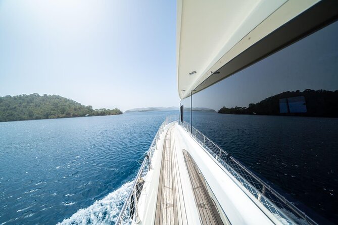 Istanbul: Small-Group Yacht Cruise with Snacks, Sunset or Daytime - Ortaköy, the bridges, and the northern Bosphorus