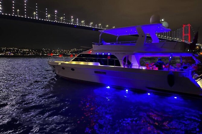 Istanbul: Small-Group Yacht Cruise with Snacks, Sunset or Daytime - Asian Istanbul brings a different view