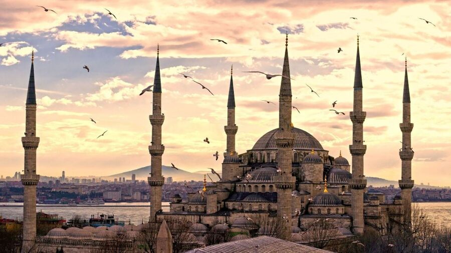 Istanbul-St Sophia,Blue Mosque,Hippodrome Guided Tour - Reading the buried racetrack in Sultanahmet Square