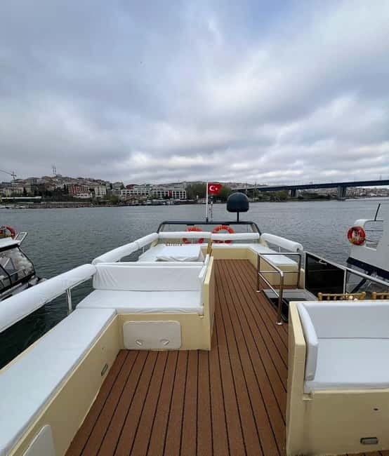 Istanbul: Sunset Bosphorus Yacht Cruise with A break on Asia - Starting at Baracuda Terrace in Karaköy