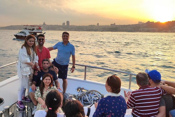 Istanbul Sunset Cruise on Luxury Yacht - Guided Group Cruise - Üsküdar, Maiden’s Tower, and the return to the city