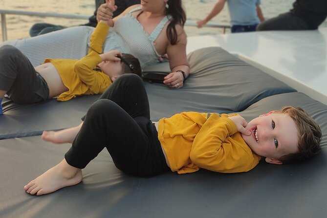 Istanbul Sunset Cruise on Luxury Yacht - Guided Group Cruise - What is served on board