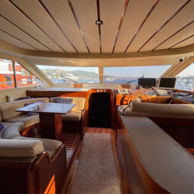 Istanbul: Sunset or Day Small-Group Yacht Cruise with Snacks - What the snacks and service add
