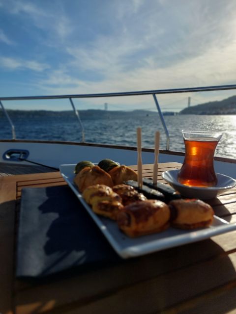 Istanbul: Sunset Yacht Cruise on the Bosphorus with Transfer - Key points at a glance