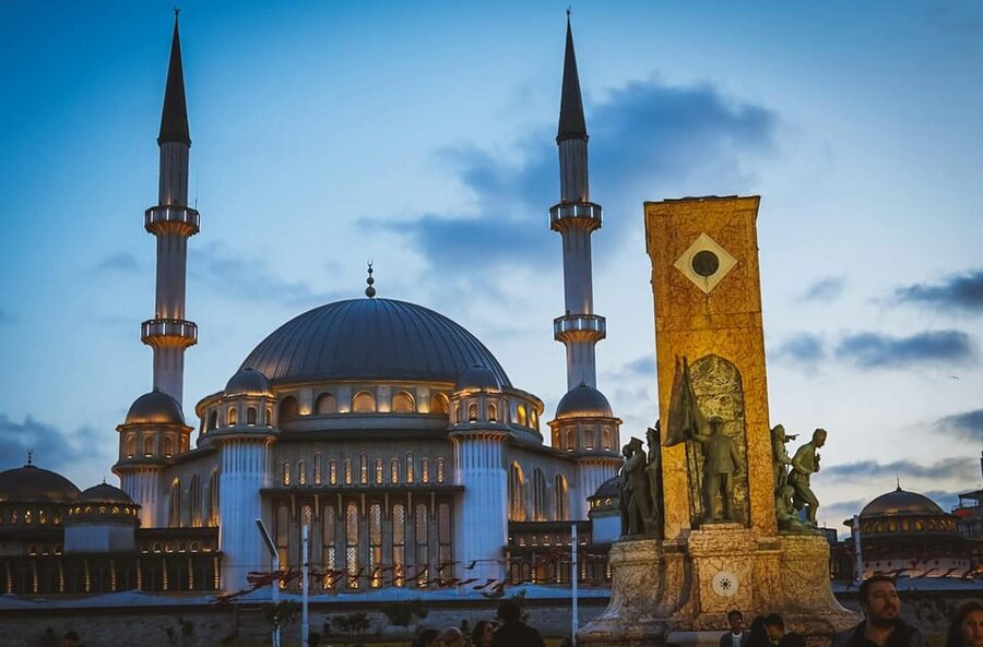 Istanbul: Taksim District Half-Day Walking Tour - Walking the nearly two-mile Istiklal Street