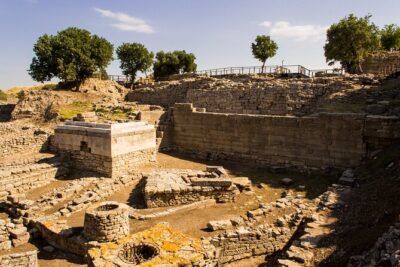 Istanbul to Truva Troy Guided Day Tour with Lunch and Transfers