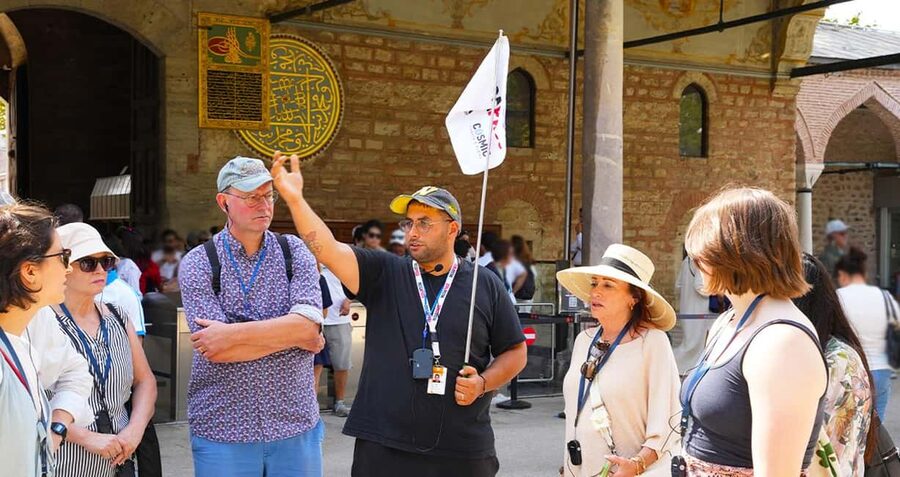 Istanbul: Topkapi and Harem Tour with Skip-the-Line Ticket - The Treasury, jewels, and the Harem