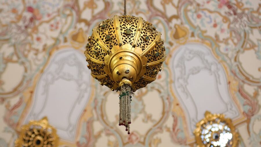 Istanbul: Topkapi Palace and Harem Guided Tour - Meeting Behind the Blue Mosque