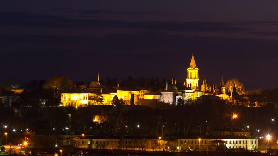Istanbul: Topkapi Palace and Harem Guided Tour - The First Courtyards and Ottoman Grandeur