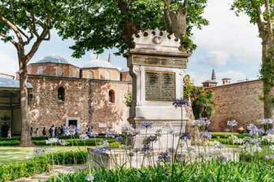 Topkapi Palace and Harem Guided Tour with Ticket