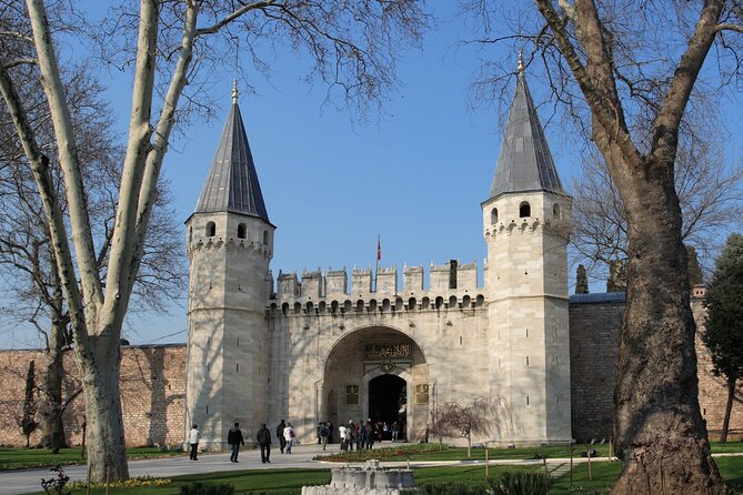 Istanbul: Topkapi Palace Guided Tour and Skip The Line - Meeting at the Fountain of Sultan Ahmed III