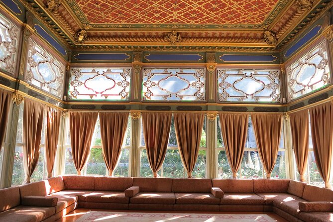 Istanbul: Topkapi Palace Guided Tour and Skip The Line - Hagia Irene adds a short but worthwhile stop