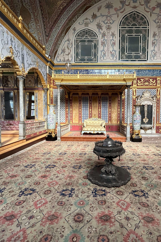 Istanbul: Topkapi Palace & Harem Museum Ticket & Audio Guide - What skip-the-line access is really worth