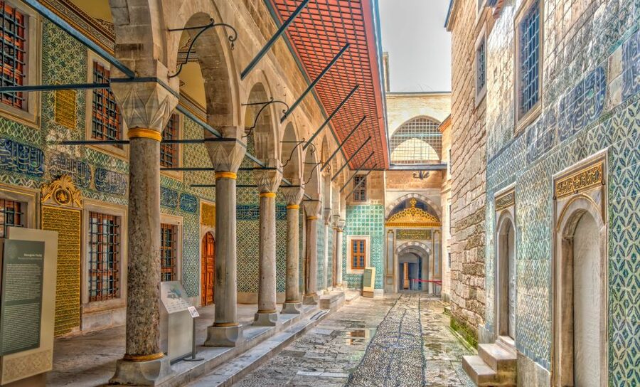 Istanbul: Topkapi Palace & Harem Tour Skip-the-Line Ticket - The Harem’s private rooms and court life