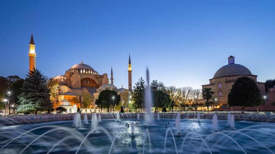 Istanbul: Tour of Hagia Sophia and Blue Mosque By Night - The Blue Mosque and its six minarets