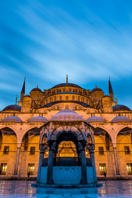 Istanbul: Tour of Hagia Sophia and Blue Mosque By Night - Who should book this visit?