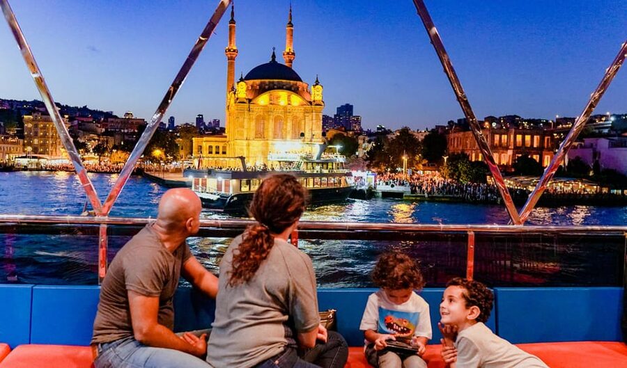 İstanbul: Turkish Night On the Bosphorus with Private Table - Bebek and Rumeli Fortress: the scenic middle of the cruise