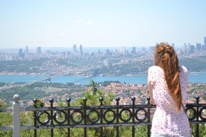 Istanbul Two Continents Tour with Lunch and Bosphorus Cruise - Beylerbeyi Palace: Ottoman summer life beside the water