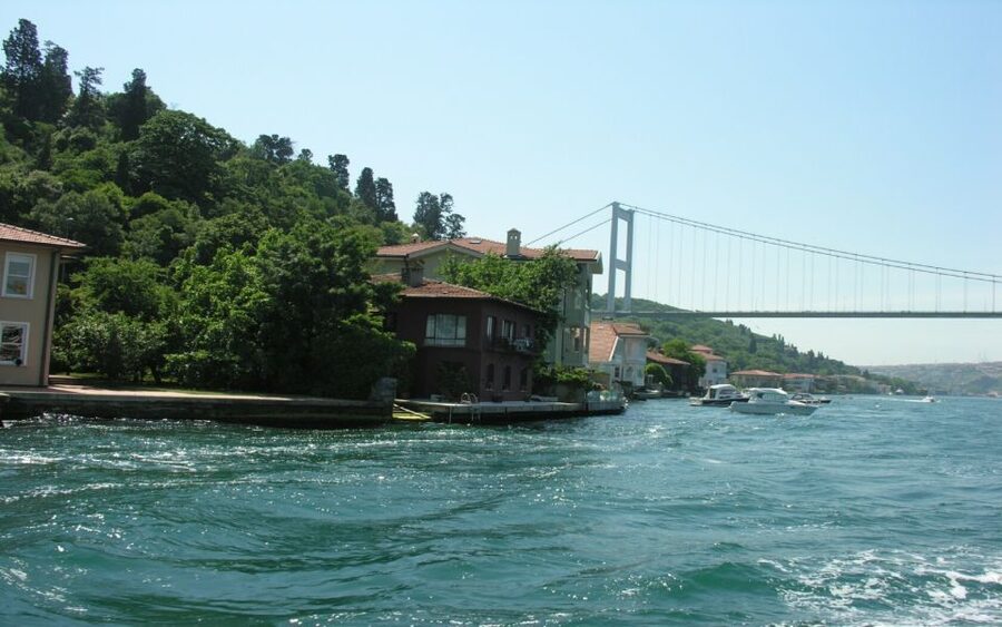 Istanbul: Two Continents with Beylerbeyi Palace Tour - A seven-hour view of Istanbul from both shores