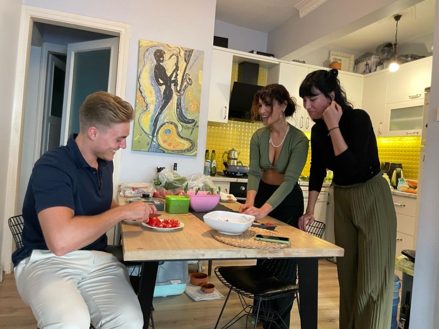 Istanbul: Vegan/Vegetarian Cooking Class with Locals at Home - Folding mantı and preparing dolma by hand