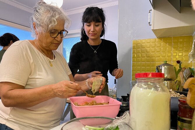 Istanbul Vegan/Vegeterian Cooking Class with Locals at Home - Meeting in Gümüşsuyu at 5:30 pm