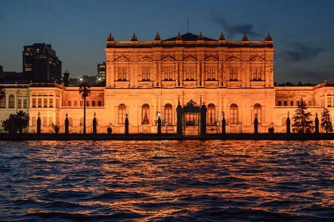 Luxury Bosphorus Dinner Cruise with Turkish Night Show - A Turkish night show with plenty of movement