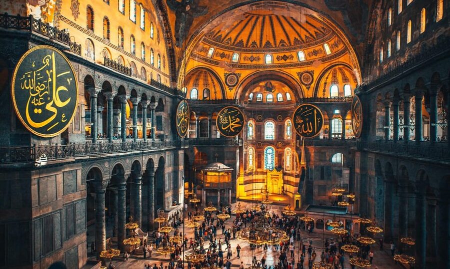 Magnificent Mosques of Istanbul - Five hours from the German Fountain to the Egyptian Bazaar