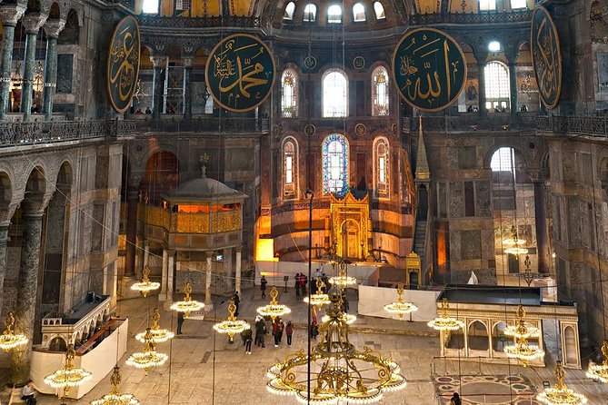 Morning Istanbul: Half-Day Tour with Blue Mosque, Hagia Sophia, Hippodrome and Grand Bazaar - Why this four-hour route works for a first morning