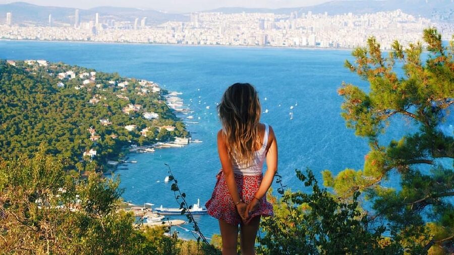 Prince's Island Group Tour - Heybeliada: one hour of quiet streets and sea air