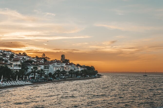 Princes' Islands Cruise with Lunch and Transfer Full-Day Tour - Buffet lunch on the boat