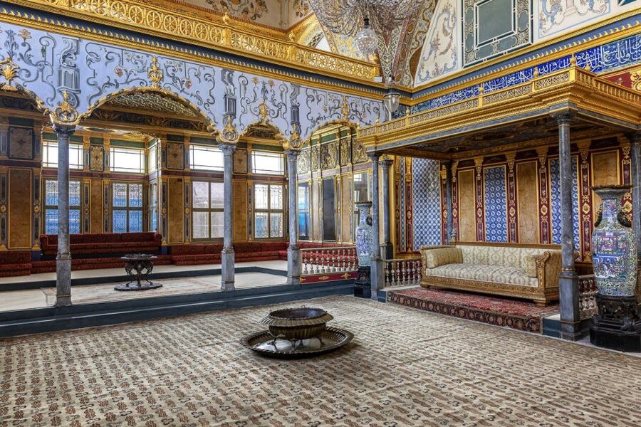 Private 7-Hour Istanbul Tour with Red Carpet Treatment - The Grand Bazaar’s maze of shops