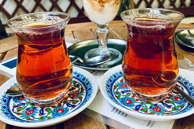 Private and guided VEGETARIAN / VEGAN tour of Istanbul - Kadikoy market food and Turkish home cooking