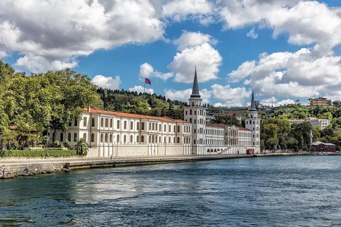 Private Bosphorus Cruise and Egyptian Bazaar with Motor Yacht - What the private format really gives you