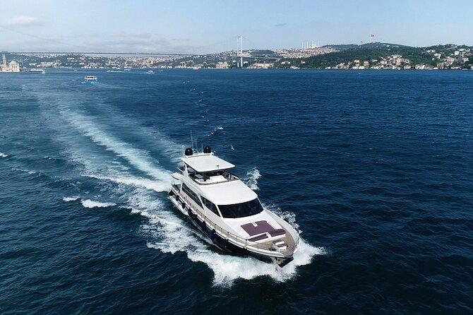 Private Bosphorus Sightseeing Cruise on Luxury Yacht - Beylerbeyi Palace and Küçüksu Palace
