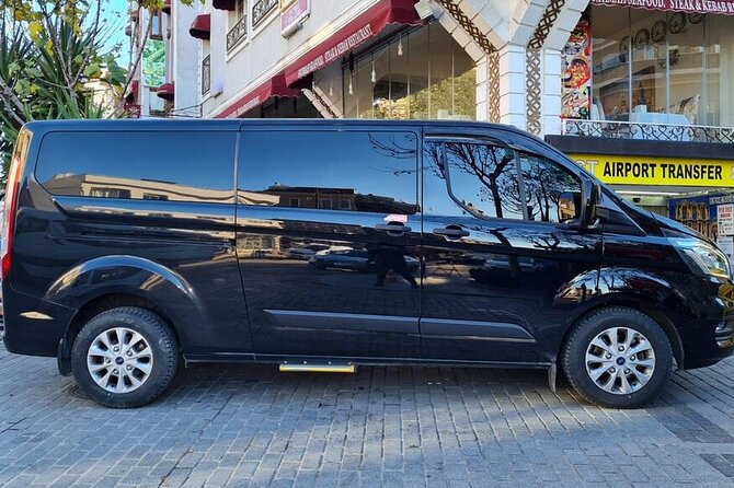 Private car Rental with Driver in Istanbul - Driver communication and the name on the sign