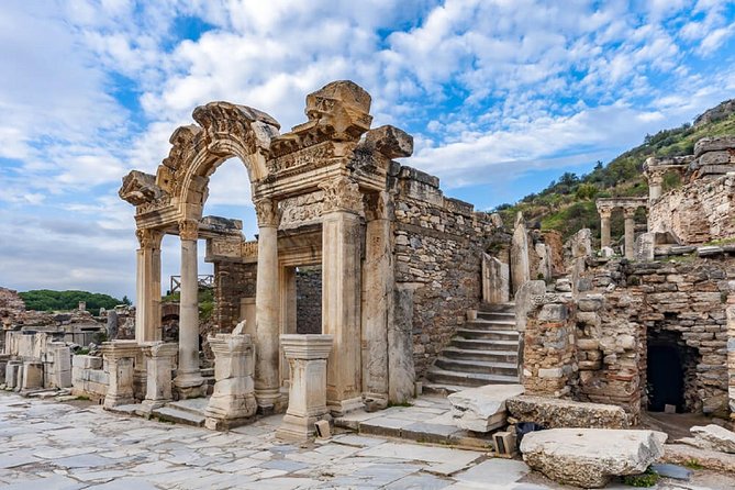 Private Ephesus Tour From Istanbul by Flights - Walking through the Ancient City of Ephesus