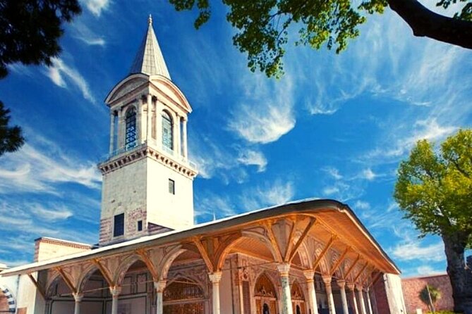 Private Guided Basilica Cistern and Topkapi Palace with Skip Line - Why a private guide can be worth the extra cost