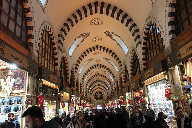 Private Guided Bazaar Tour in Istanbul - Kadıköy lunch and a change of pace