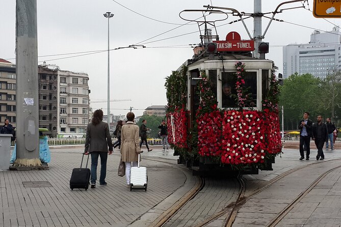 Private Istanbul Airport (IST) Arrival or Departure Transfer - Communication is a major strength, with one weak spot