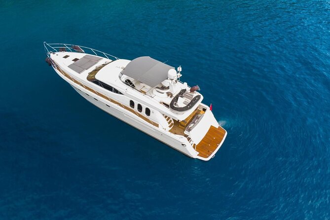 Private Istanbul Bosphorus Yacht Cruise - Food, Turkish Drinks, and the Onboard Mood