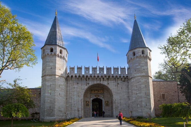 Private Istanbul Combo Tour - Classic Old City and Bosphorus Cruise - Rising above the Golden Horn at Pierre Loti Hill